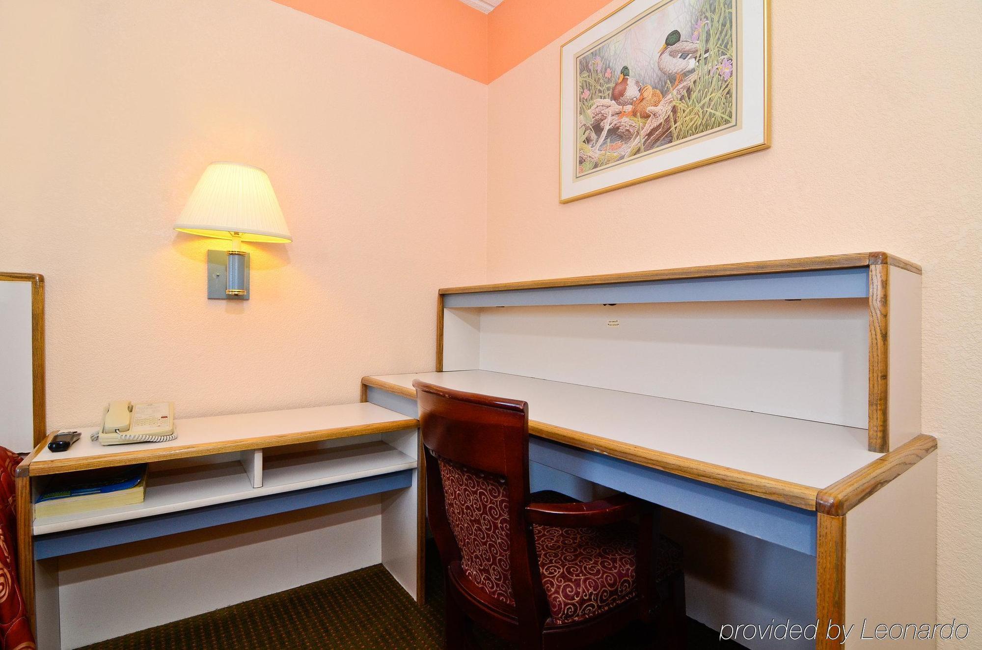 Fair View Inn & Suites Memphis Room photo